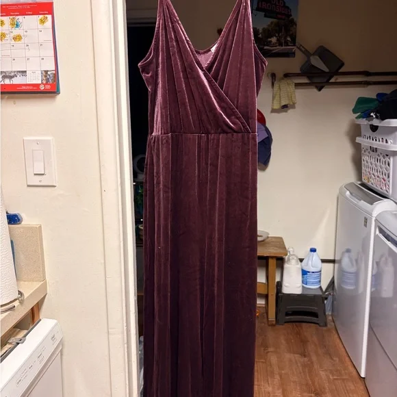 Eyeshadow Velvet Jumpsuit in Purple - Picture 2 of 8